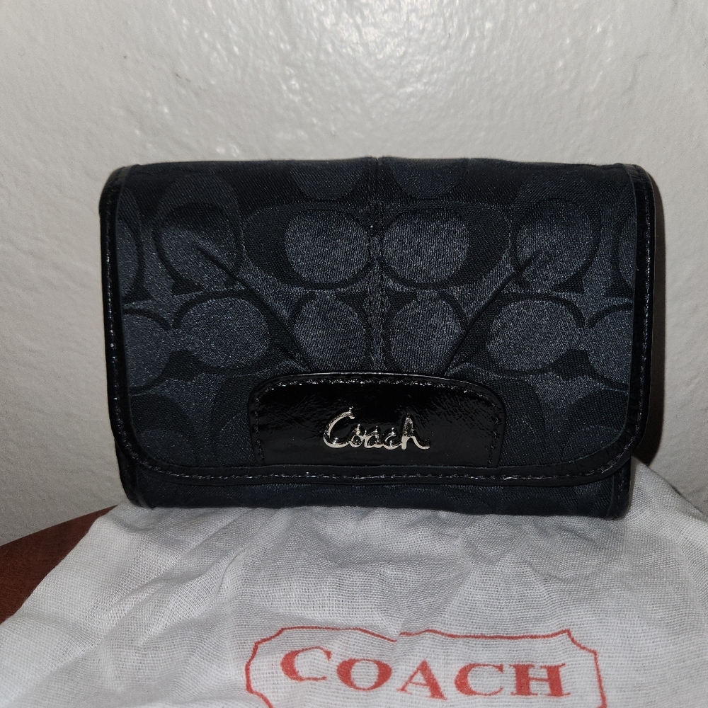 NWT Coach Ashley Compact Clutch Wallet Black - Picture 2 of 7